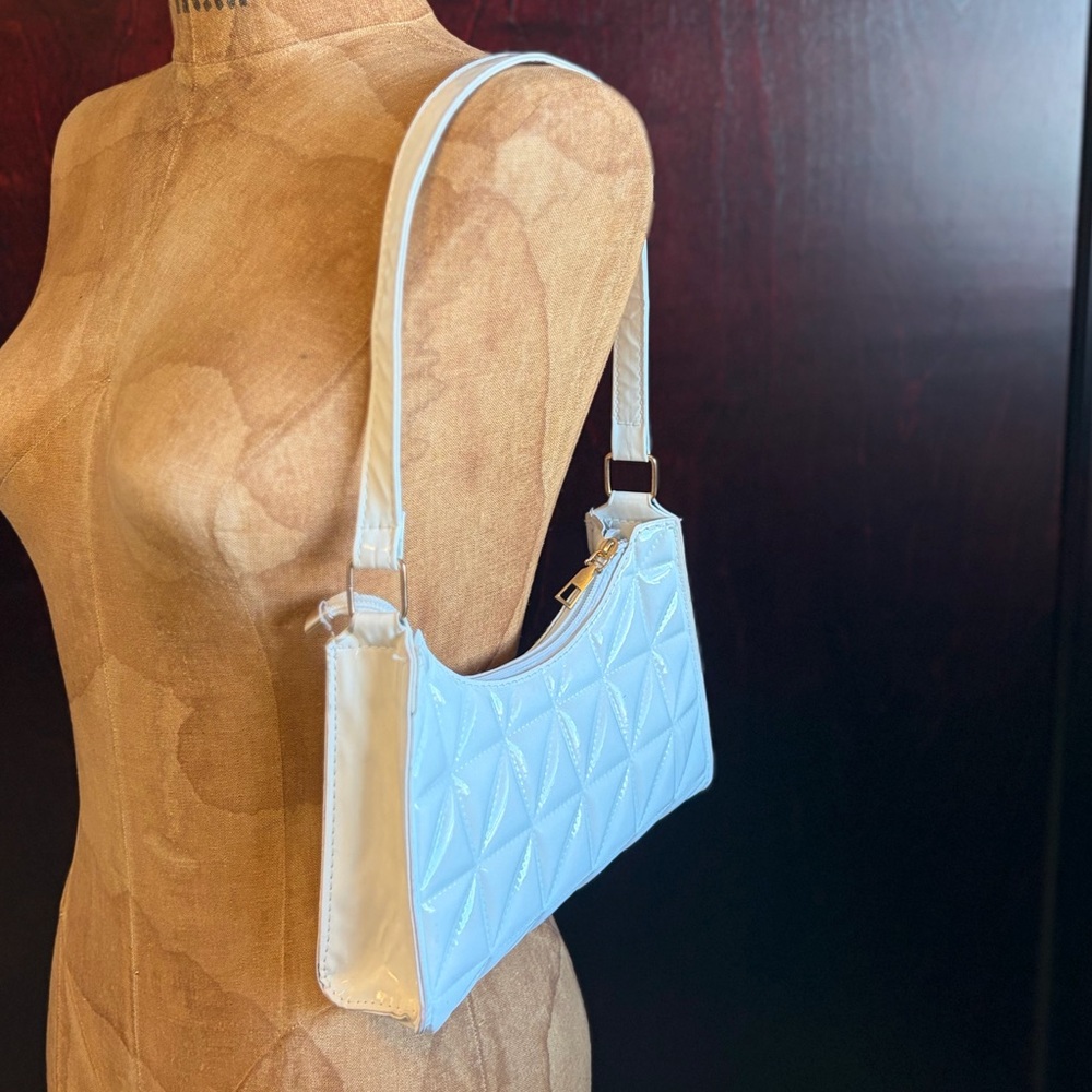 -SOLD- Unk Glossy White Quilted Shoulder Bag - Picture 2 of 5